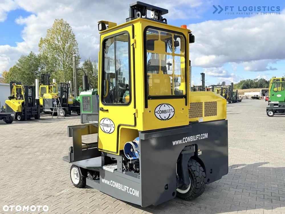 Combilift WÓZEK CZTEROKIERUNKOWY - WIELOKIERUNKOWY / JEDYNIE 491 MTH / C2500 / GAS / DUPLEX 4600MM / KRÓTKI - JEDYNIE 1900MM / SZEROKI 2700 POZYCJONER WIDEŁ / OGRZEWANIE / PEŁNA OGRZEWANA KABINA / STAN IDEALNY / Szeroka oferta wózków czterokierunkowych i bocznych, dopasowanych do różnorodnych potrzeb i zastosowań - 11