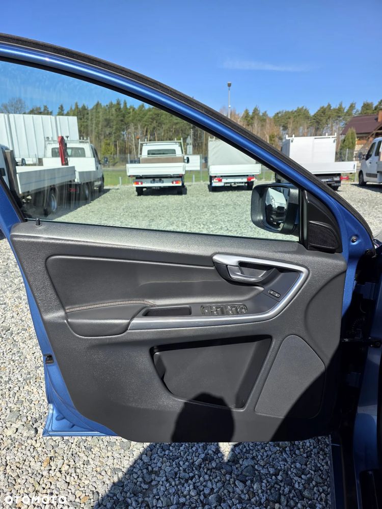 Volvo XC 60 D4 Geartronic Momentum - 19
