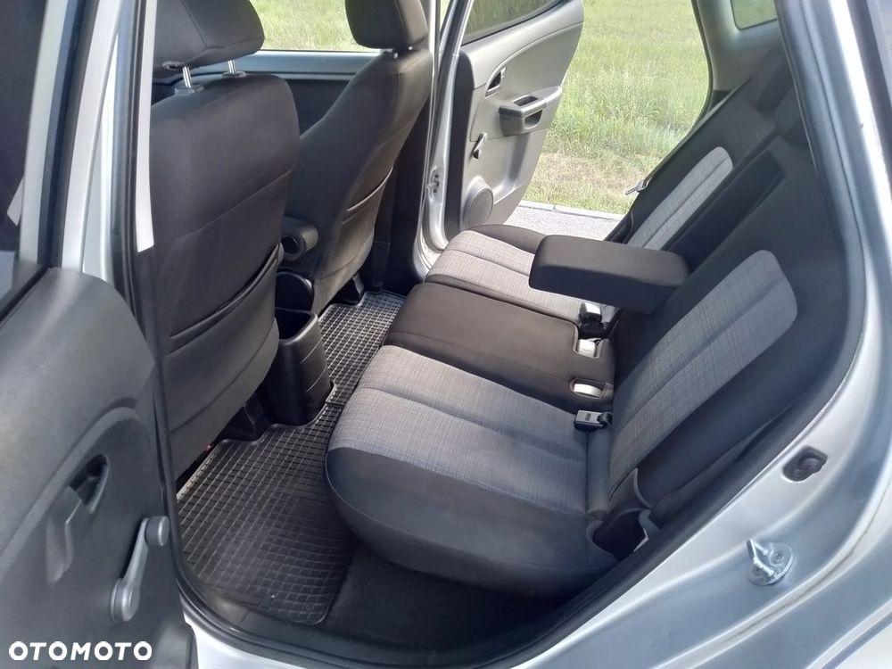 Kia Venga 1.4 L - 14