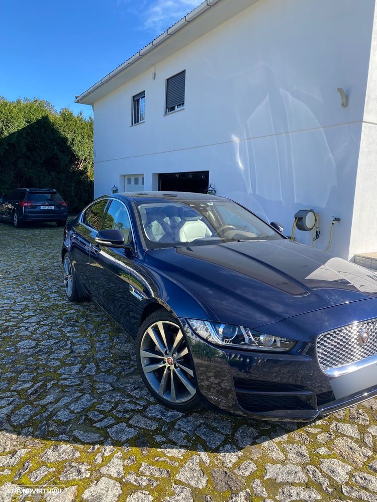 Jaguar XE 2.0 D Prestige Aut. - 35