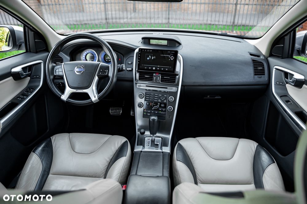 Volvo XC 60 D5 AWD Geartronic Momentum - 27