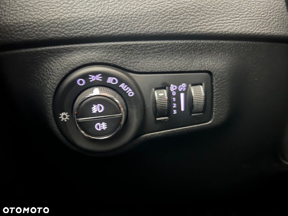 Jeep Compass - 33