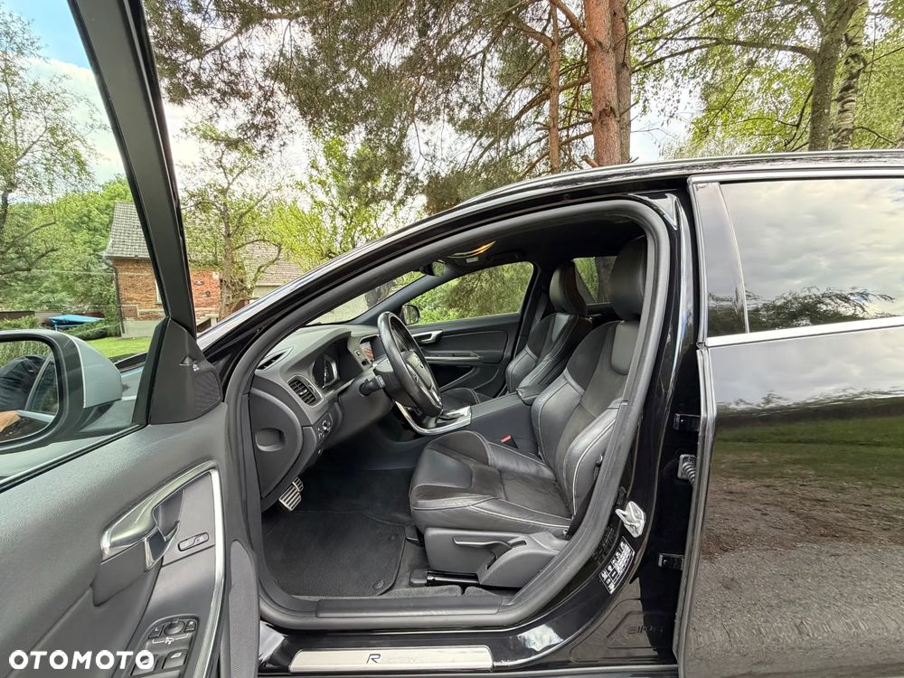 Volvo V60 D4 Geartronic R-Design - 15