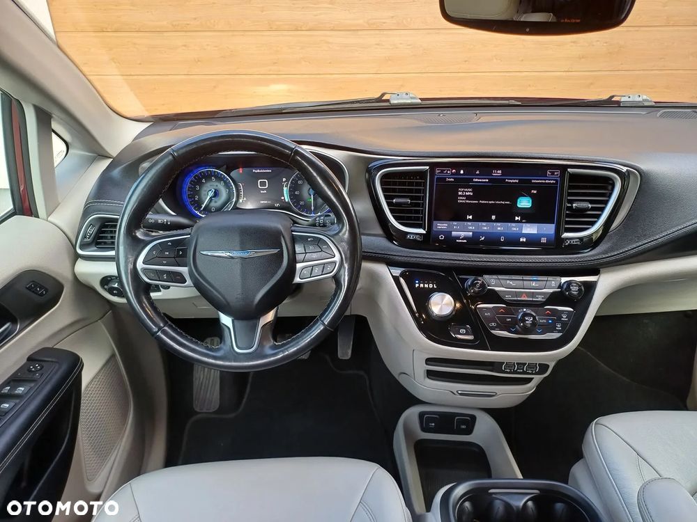 Chrysler Pacifica - 10
