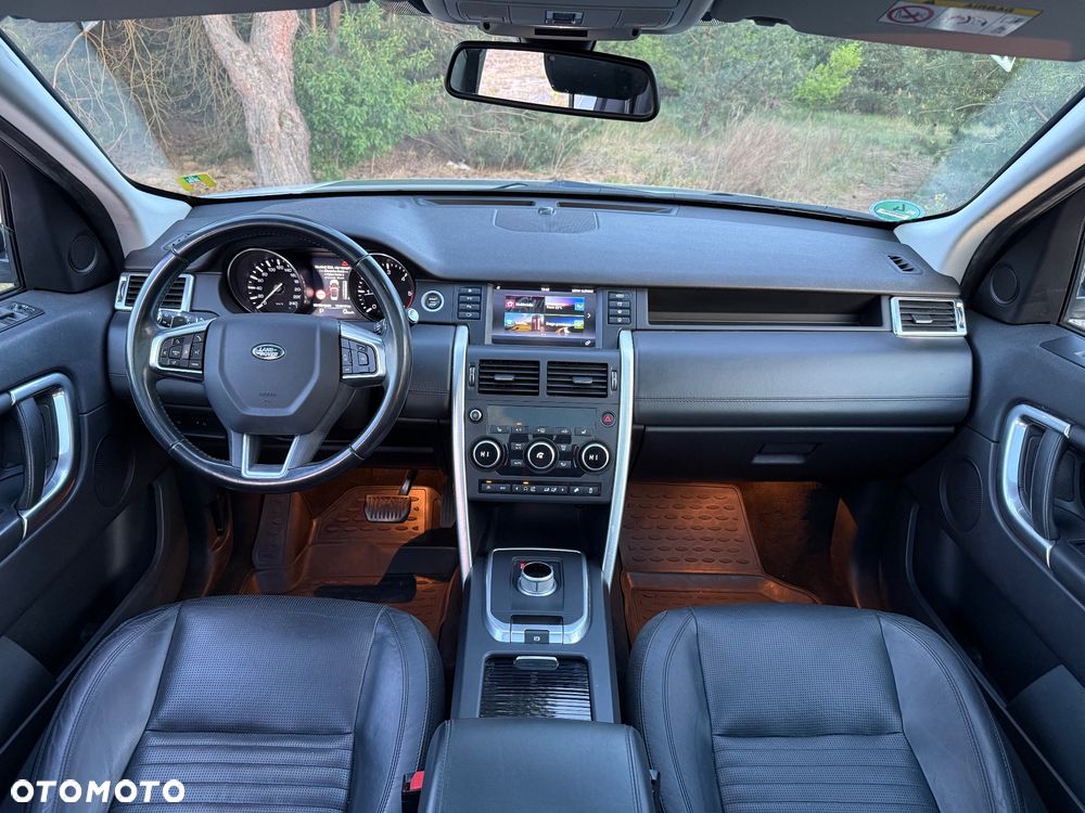 Land Rover Discovery Sport TD4 HSE Luxury - 24