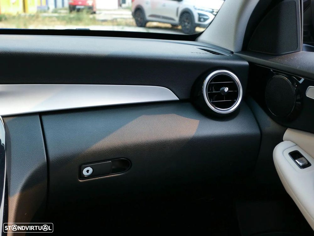 Mercedes-Benz C 300 h Avantgarde+ - 38