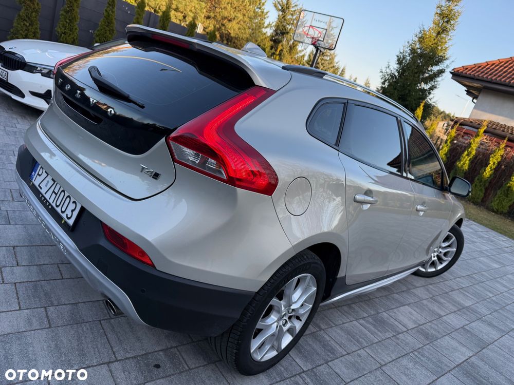 Volvo V40 Cross Country T4 AWD Geartronic Summum - 4