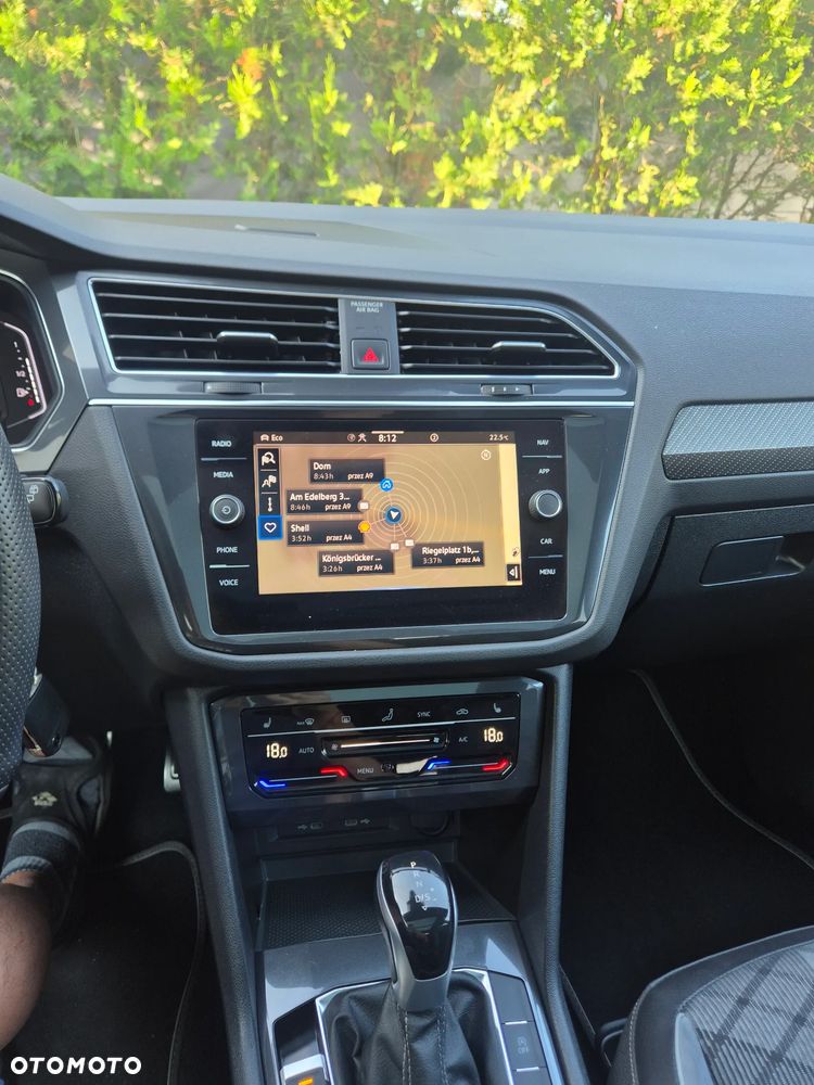 Volkswagen Tiguan 2.0 TDI SCR 4MotION DSG R-Line - 24