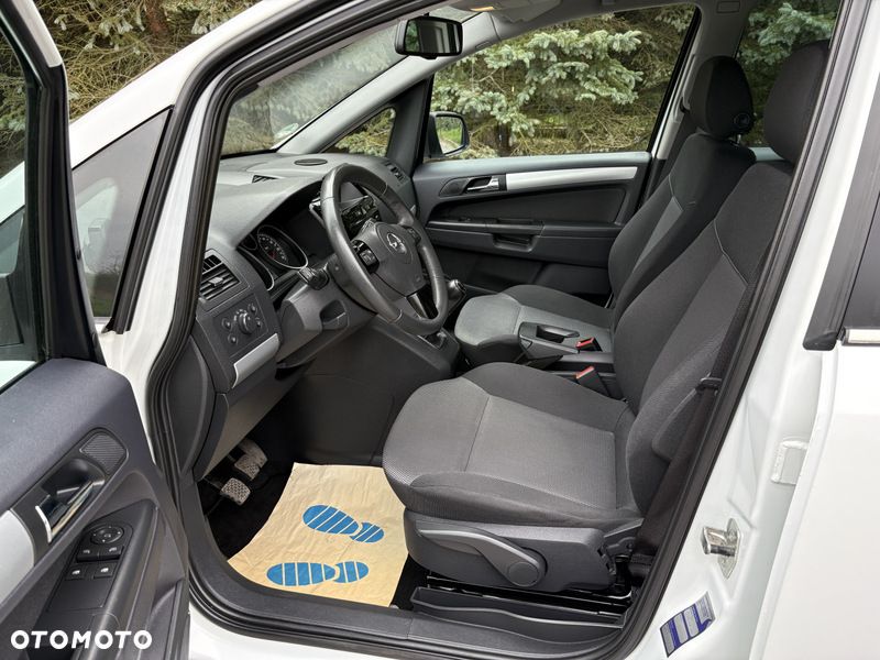 Opel Zafira 1.8 Design Edition - 10