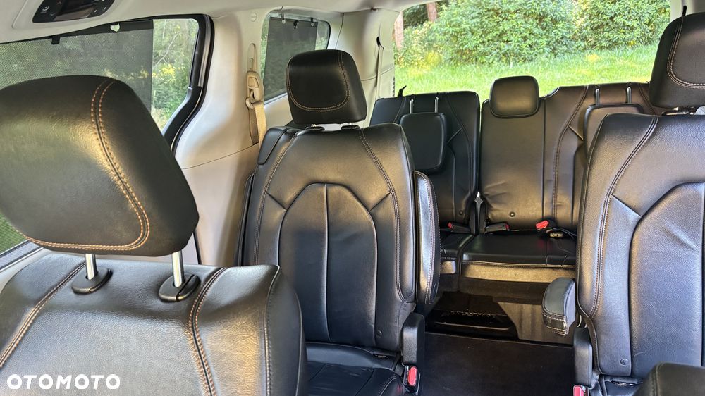 Chrysler Pacifica - 15