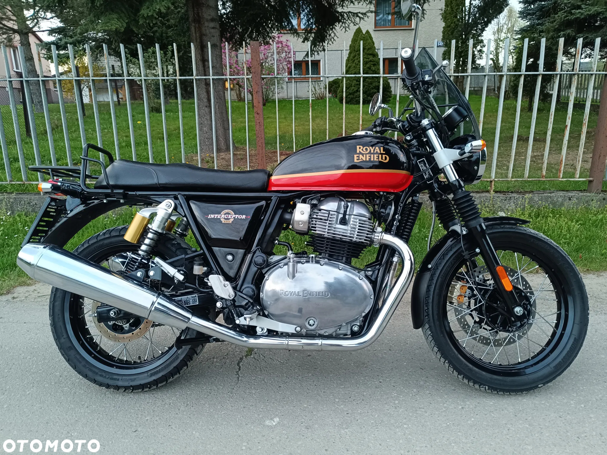Royal Enfield Interceptor - 11