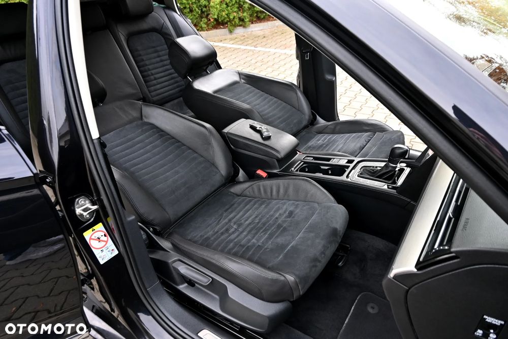 Volkswagen Passat 2.0 TDI SCR 4Motion DDG Highline - 36