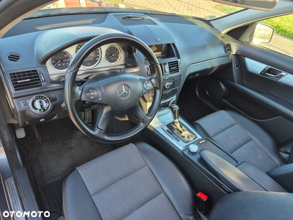 Mercedes-Benz Klasa C 180 T Kompressor Automatik BlueEFFICIENCY Avantgarde - 19