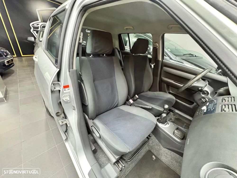 Suzuki Swift 1.3 DDiS Sport — fotografia 9