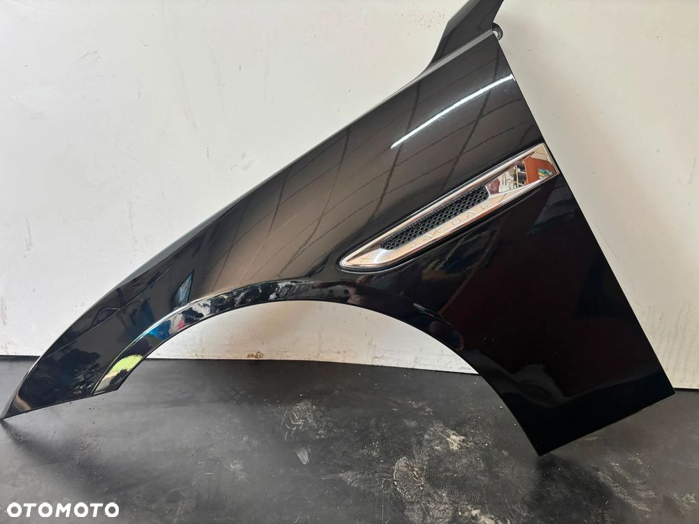 Błotnik lewy przód jaguar XE x760 2015