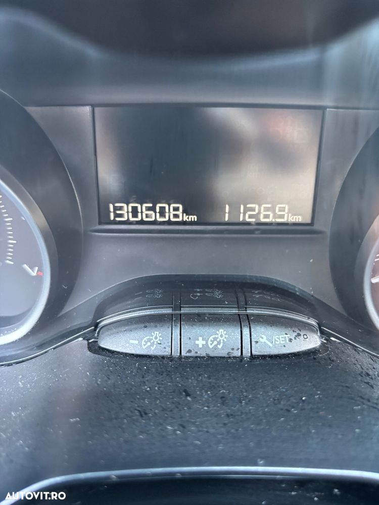 Peugeot 2008 - 7