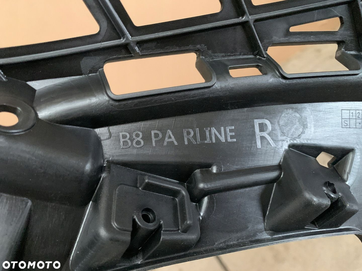 Ślizg mocowanie zderzaka PASSAT B8 RLINE prawe - 3
