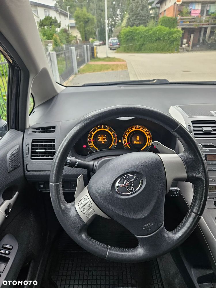 Toyota Auris 1.6 VVT-i Luna MM - 11