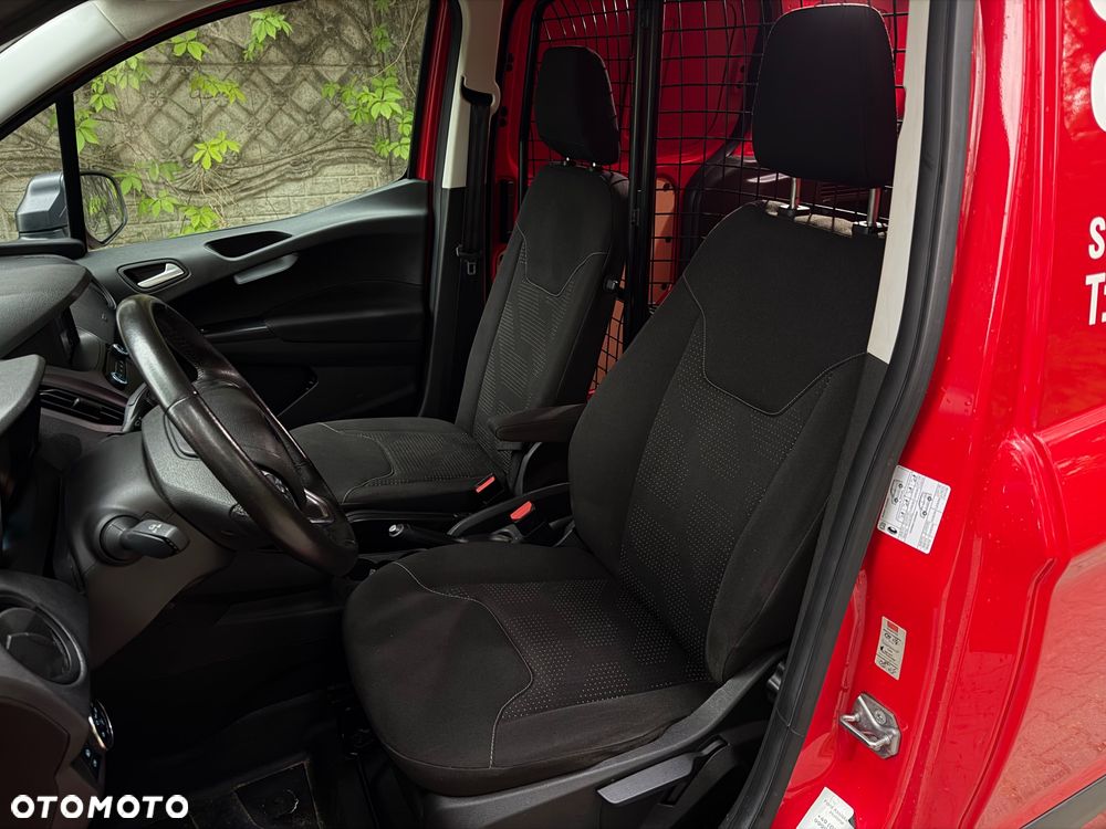 Ford Transit Courier - 11