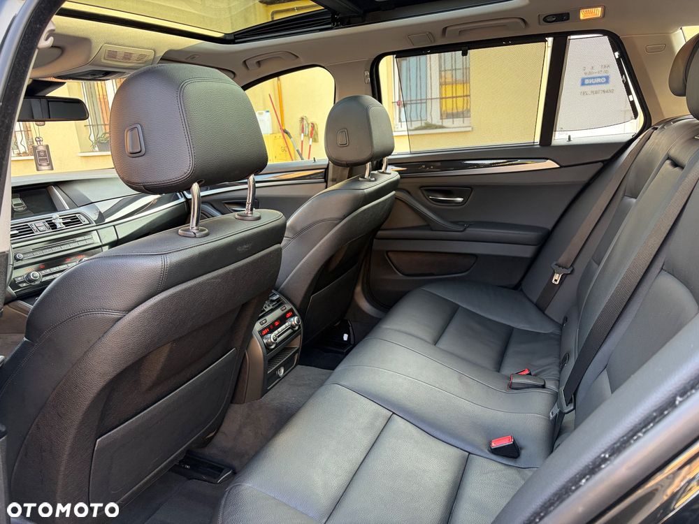 BMW Seria 5 520d xDrive - 10