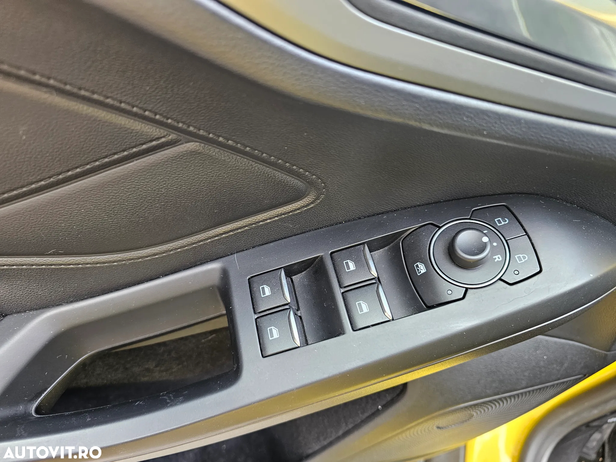 Ford Focus 1.0 EcoBoost Hybrid ACTIVE - 13