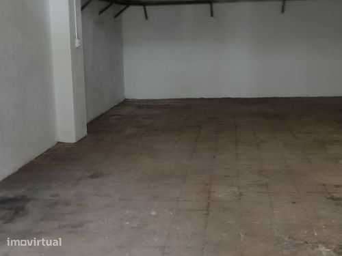 Armazém para arrendamento na Falagueira Venda Nova Amadora - Grande imagem: 2/8
