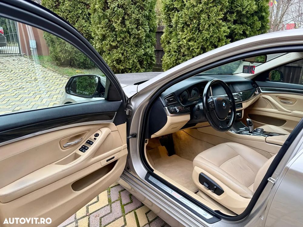 BMW Seria 5 520d Aut. Luxury Line - 12