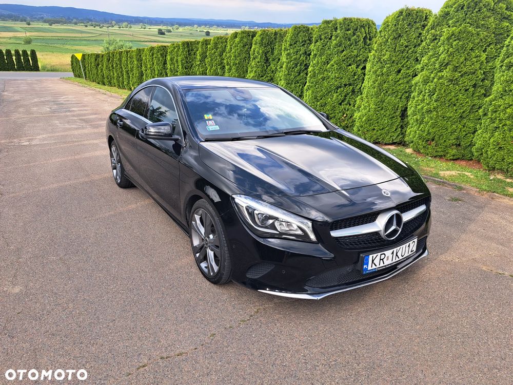 Mercedes-Benz CLA 180 7G-DCT Urban - 1