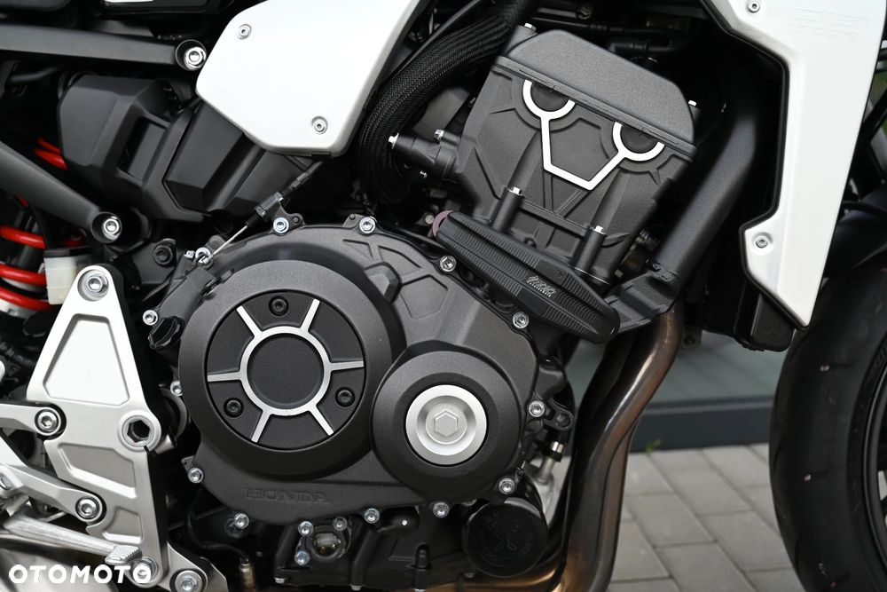 Honda CB - 11
