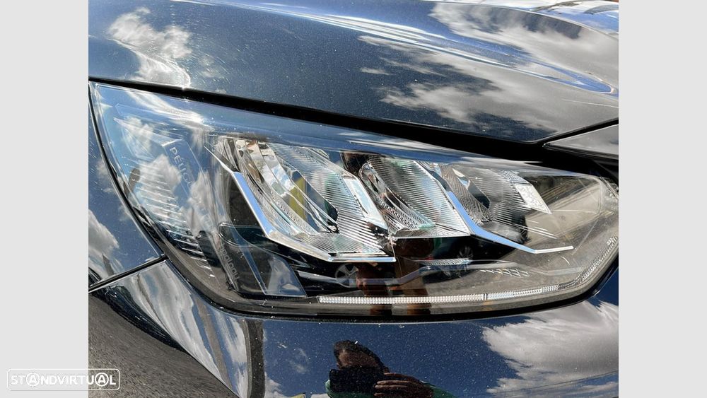 Peugeot 208 1.2 Hybrid Allure e-DCS6 - 9