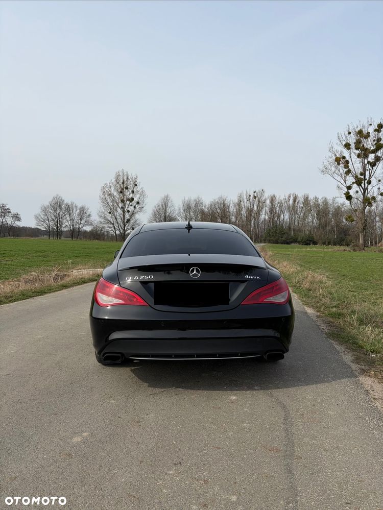 Mercedes-Benz CLA 250 4-Matic - 6