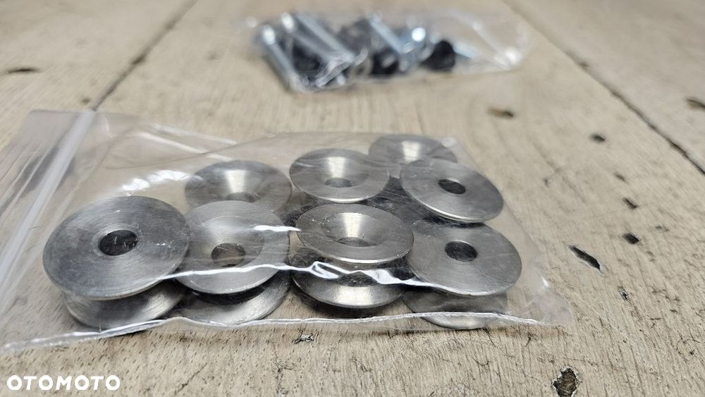 Zestaw adapterów do aluminiowej obudowy kufrów KTM 990  60112024050 - 5