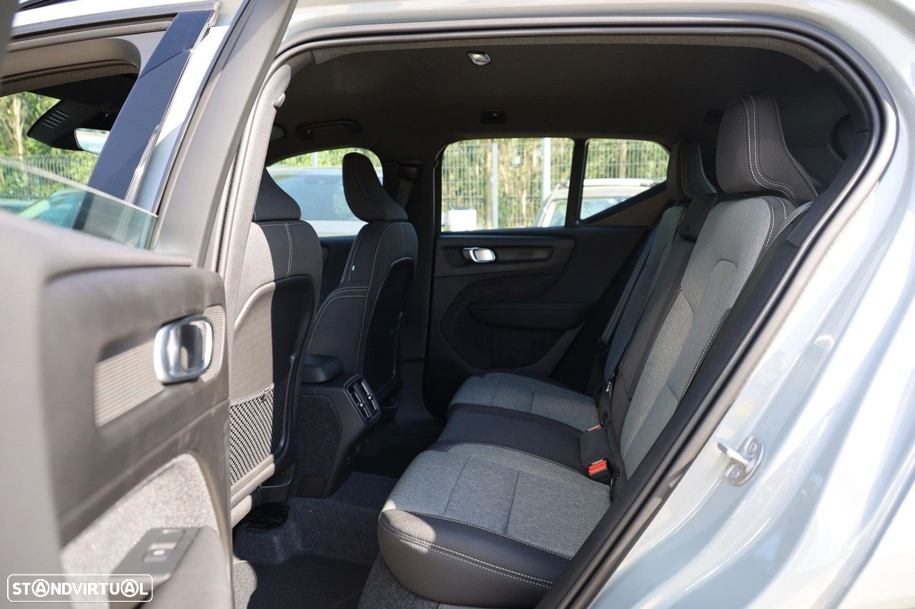 Volvo XC 40 2.0 B3 Plus Dark - 14