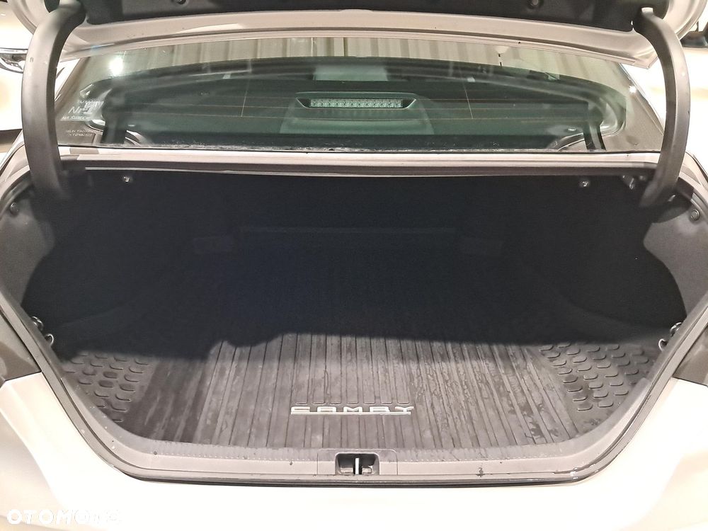 Toyota Camry 2.5 Hybrid Prestige CVT - 11