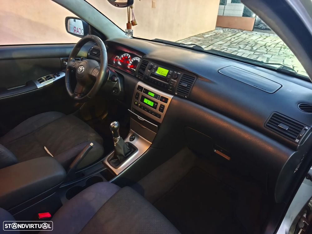 Toyota Corolla SW 1.4 D-4D AC - 25