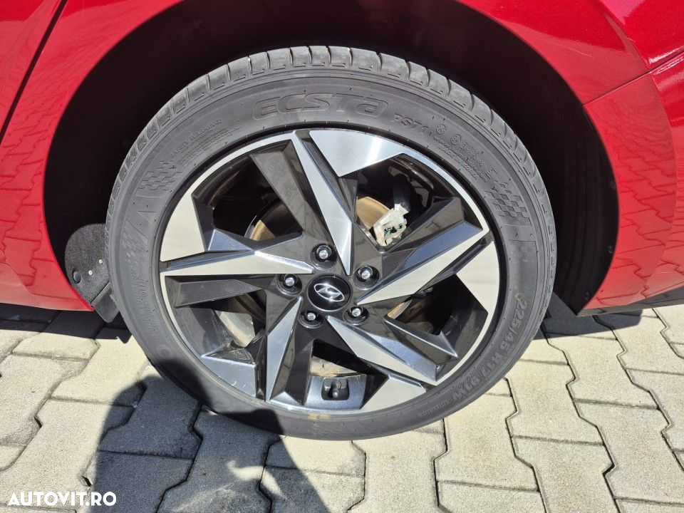 Hyundai Elantra - 8
