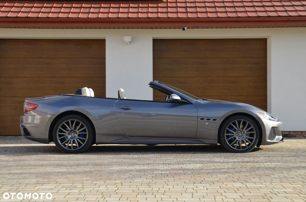 Maserati GranCabrio Sport - 12