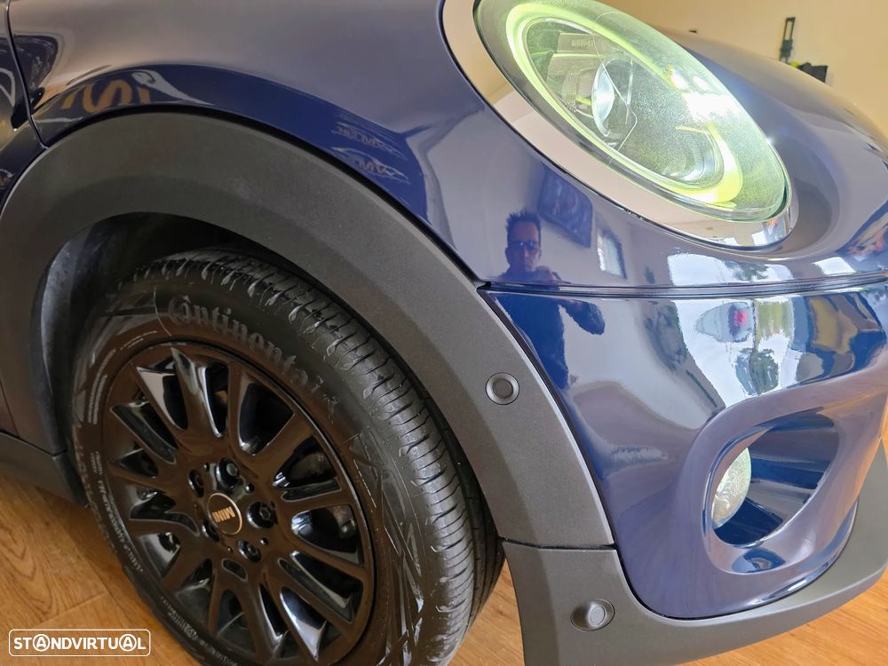 MINI 5 Portas Cooper D Auto - 19