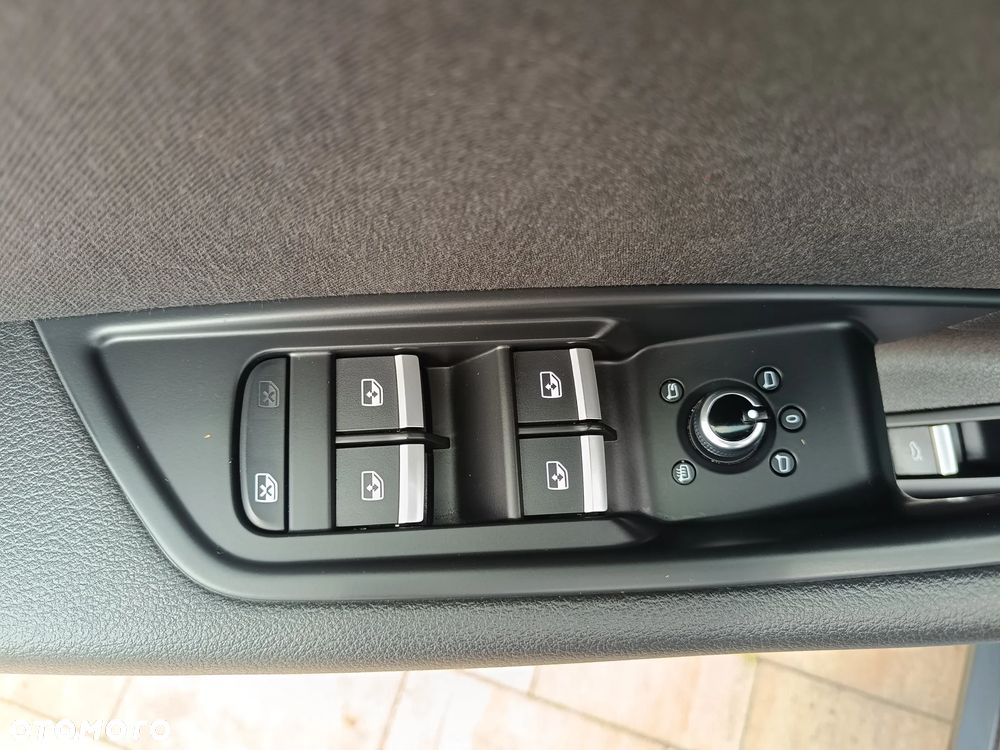 Audi A4 Avant 40 TDI S tronic S line - 18