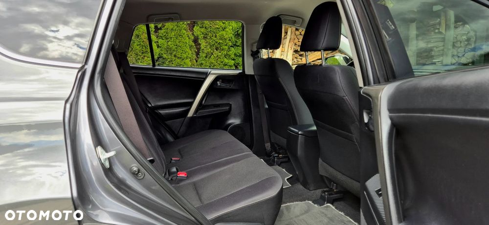 Toyota RAV4 2.0 D-4D Premium - 13
