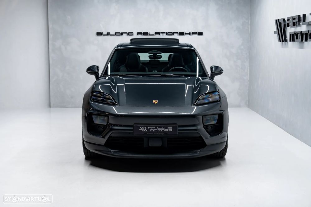 Porsche Macan Electric 4 - 5