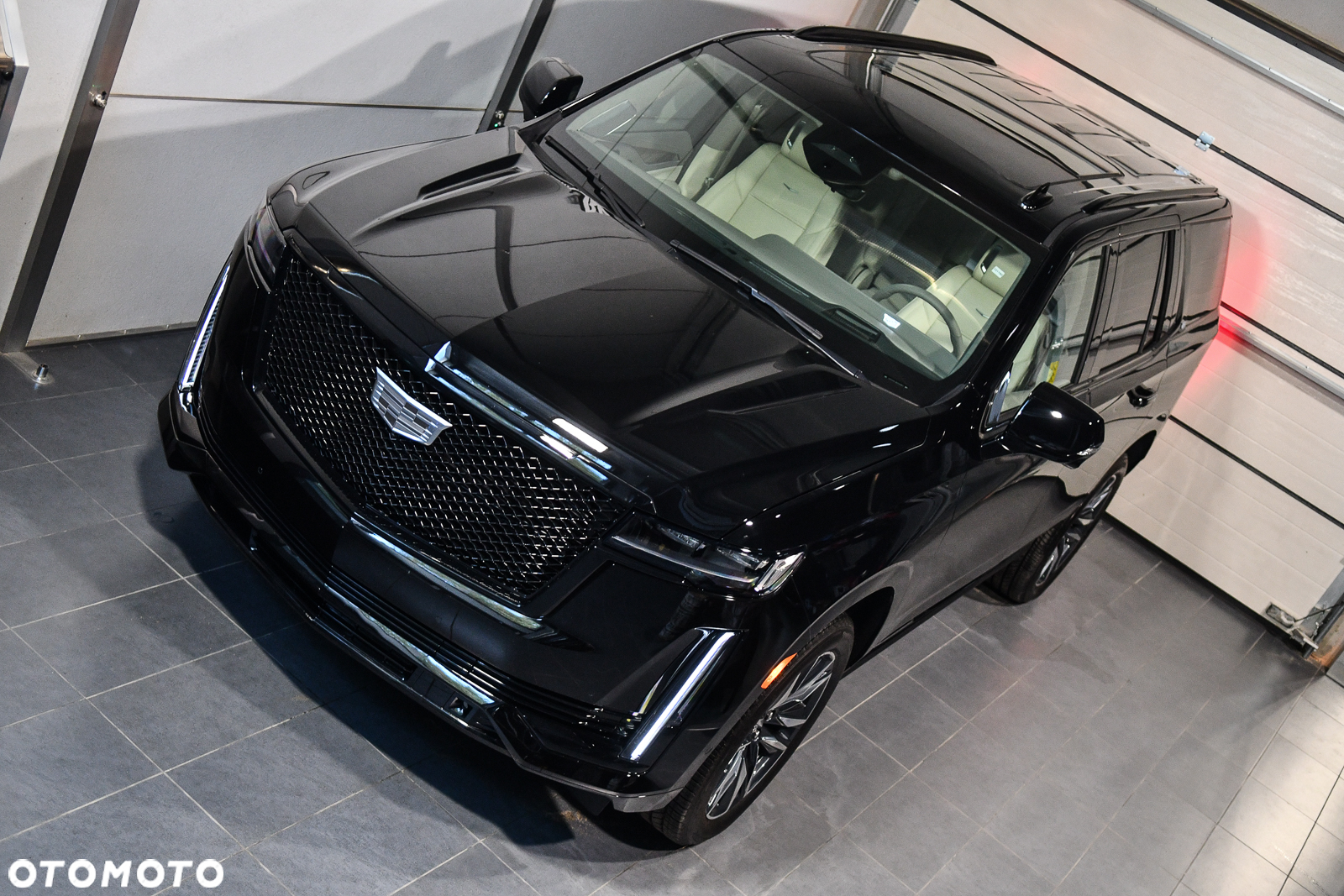 Cadillac Escalade - 6