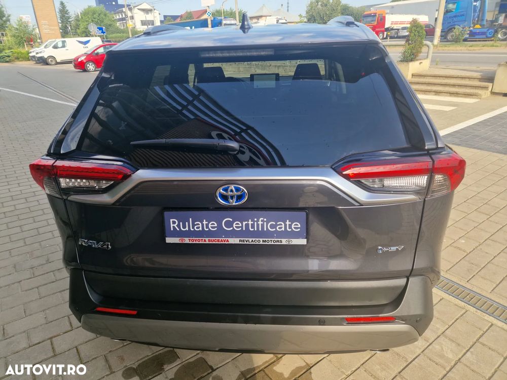 Toyota RAV4 - 8
