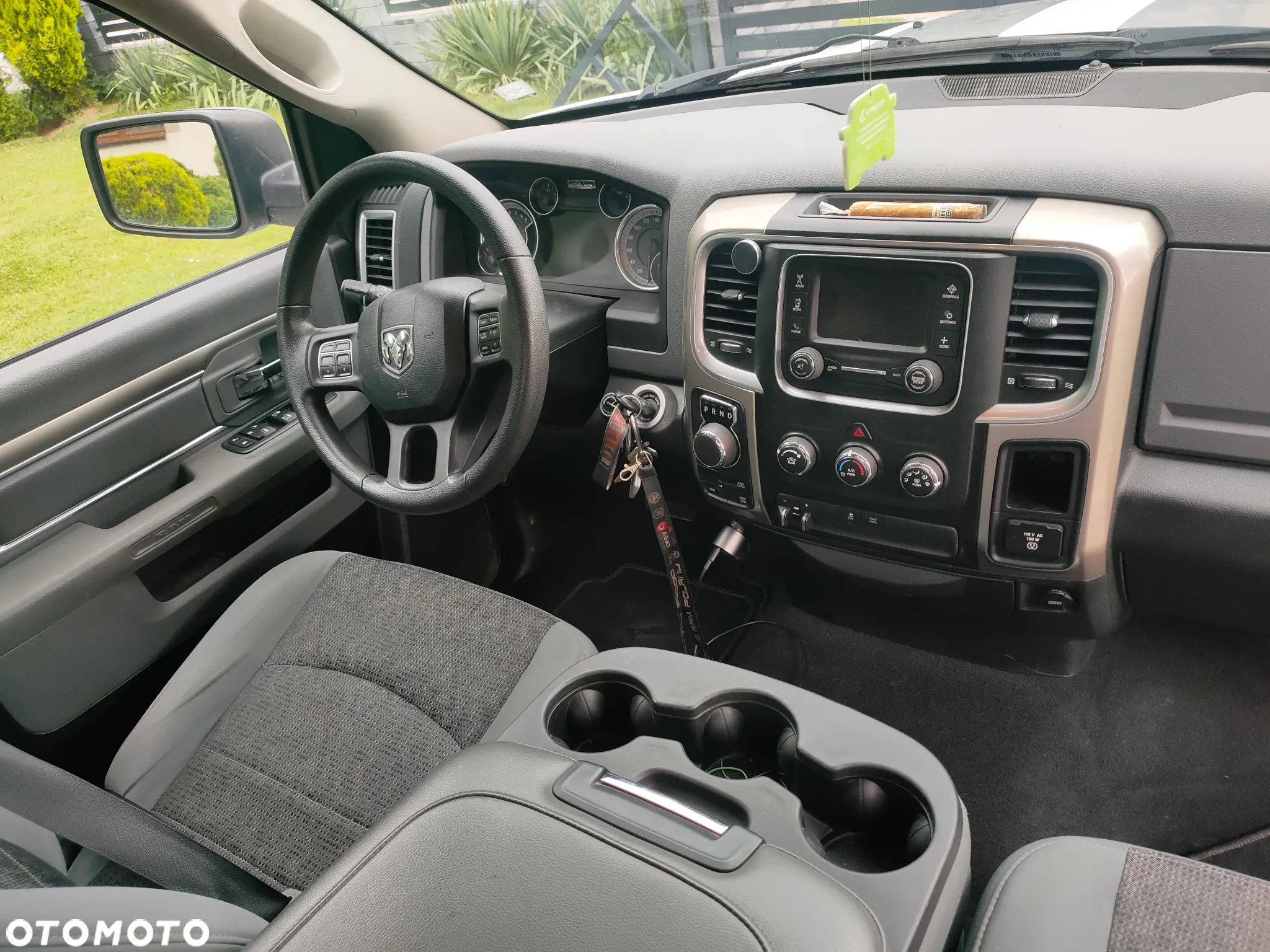Dodge RAM 1500 5.7 4x4 - 10