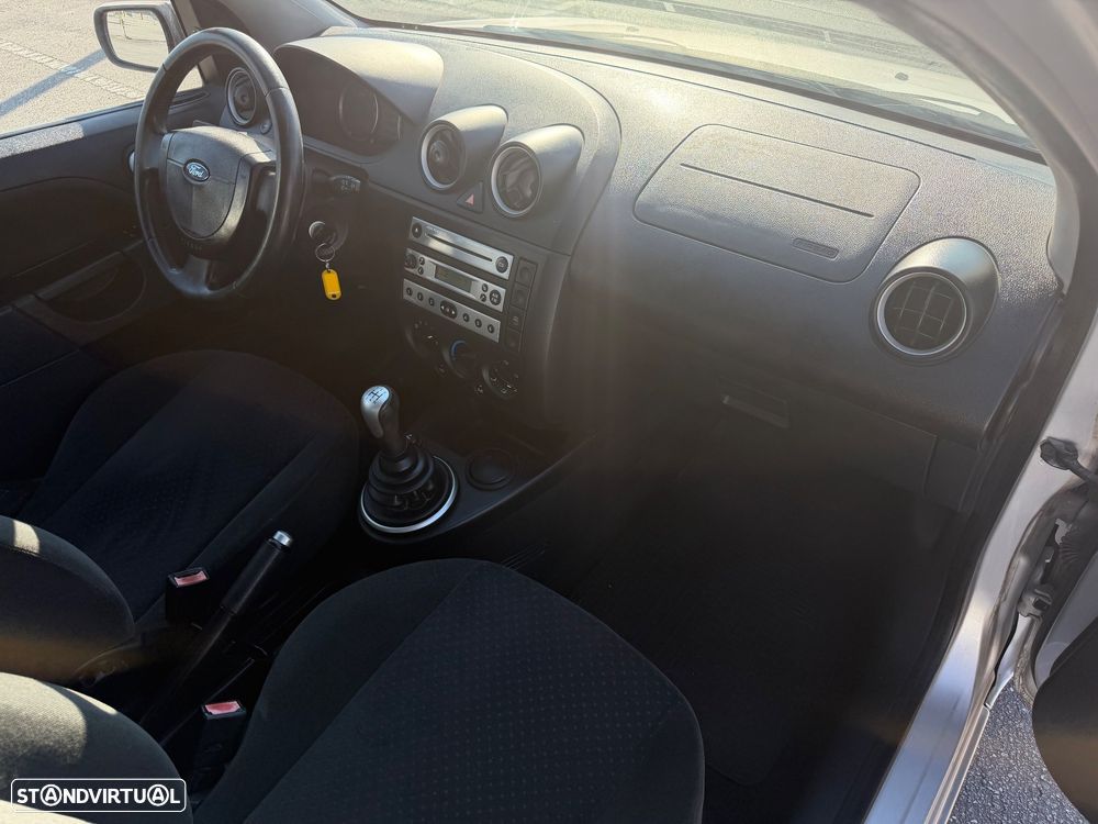 Ford Fiesta 1.25 Ghia - 7
