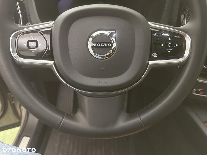 Volvo XC 60 B5 D AWD Ultimate Bright - 13