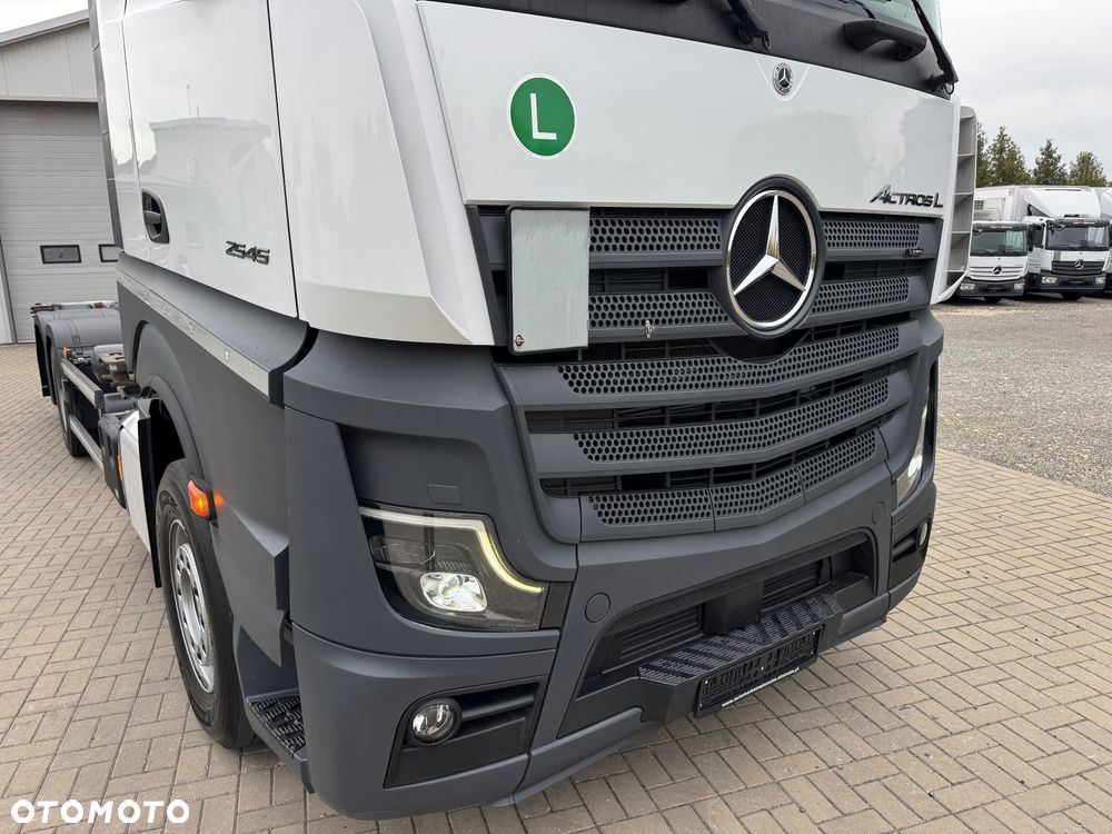 Mercedes-Benz - 14