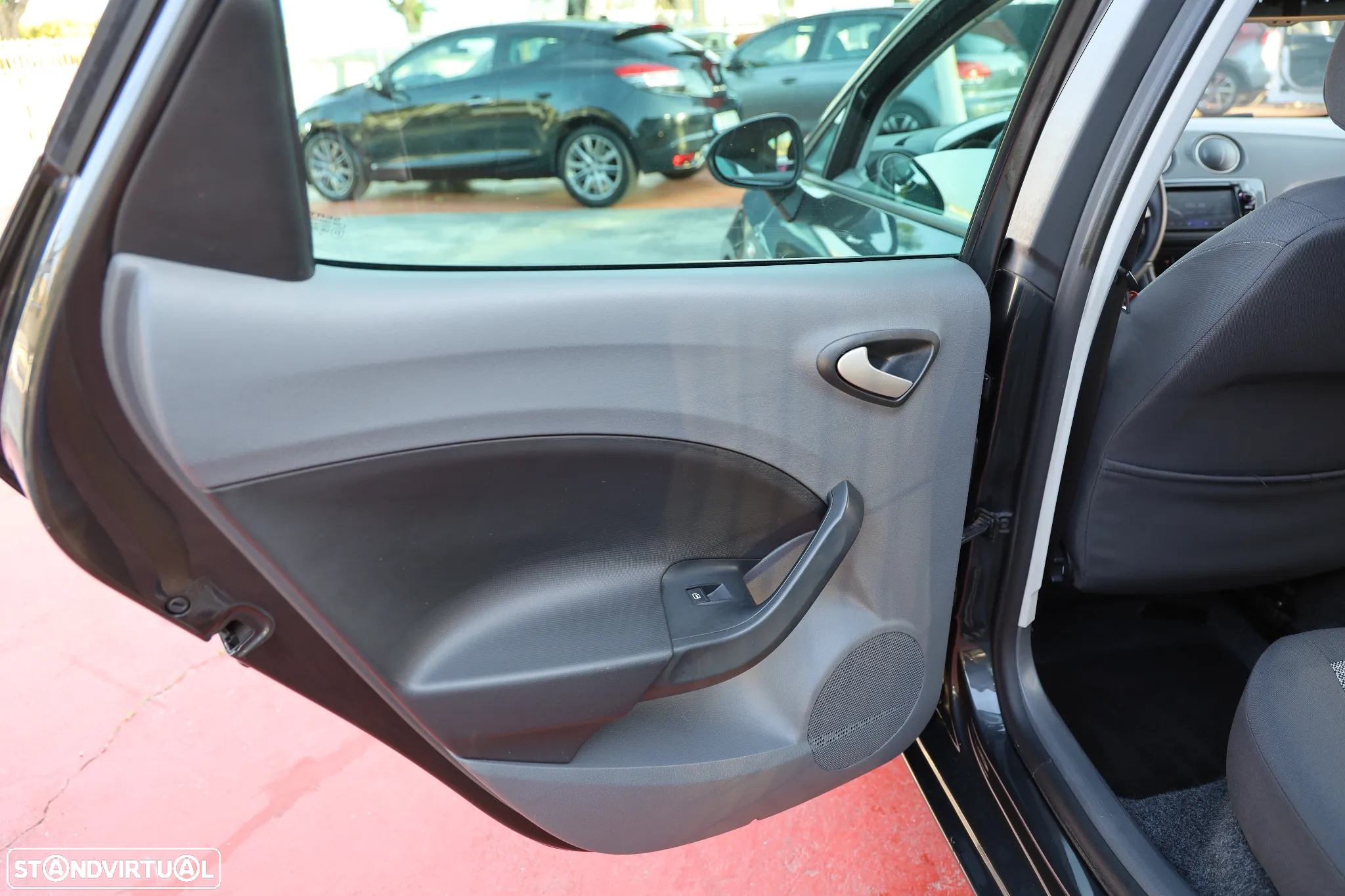 SEAT Ibiza 1.6 TDI Style DPF - 12