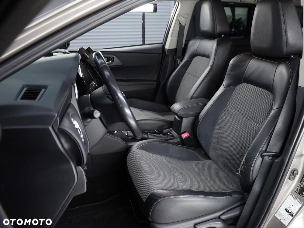 Toyota Auris 1.8 HSD Prestige NAVI - 18