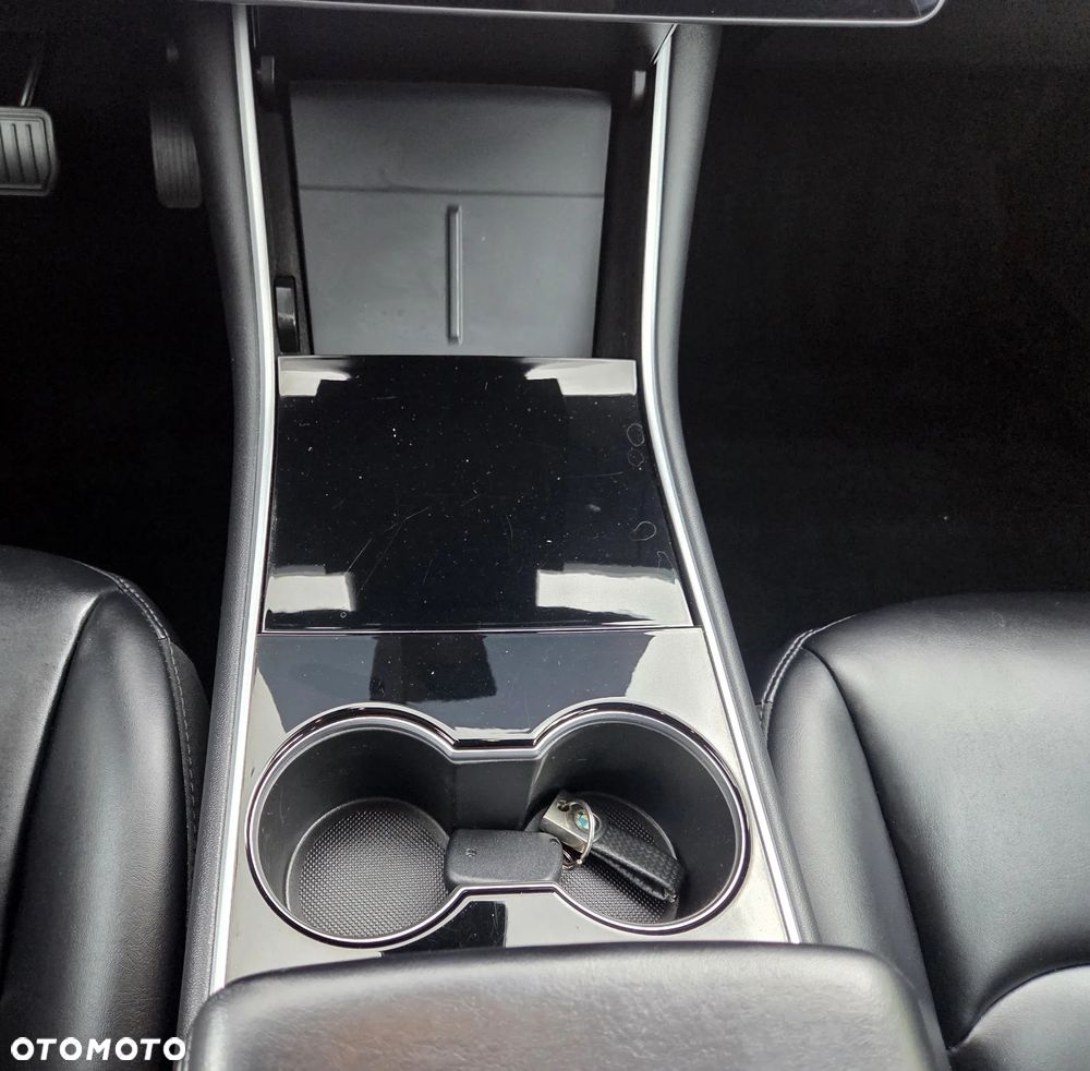 Tesla Model 3 Langstreckenbatterie Allradantrieb Dual Motor - 29